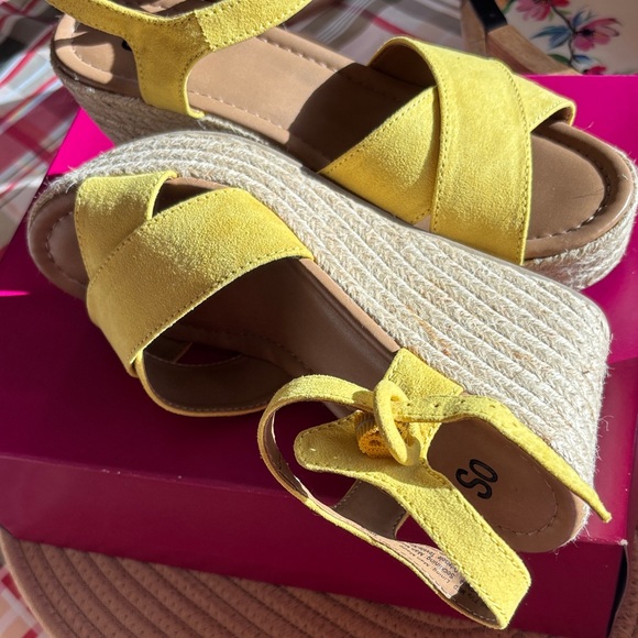 SO Bright Yellow Espadrille Sandals - Picture 5 of 8